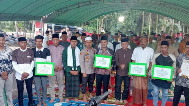 Safari Ramadhan ke Dendang, Pemkab Tanjabtim Serahkan Sejumlah Bantuan